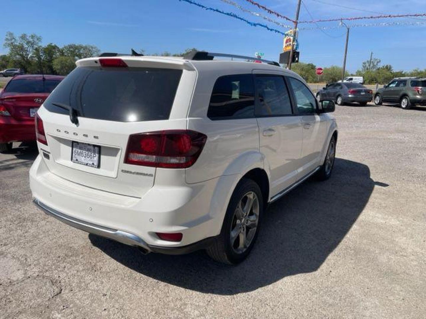 2016 WHITE DODGE JOURNEY CROSSROAD (3C4PDCGG0GT) with an 3.6L engine, Automatic transmission, located at 124 Elm St., Cibolo, TX, 78108, (210) 658-3118, 29.559427, -98.232384 - Photo#3