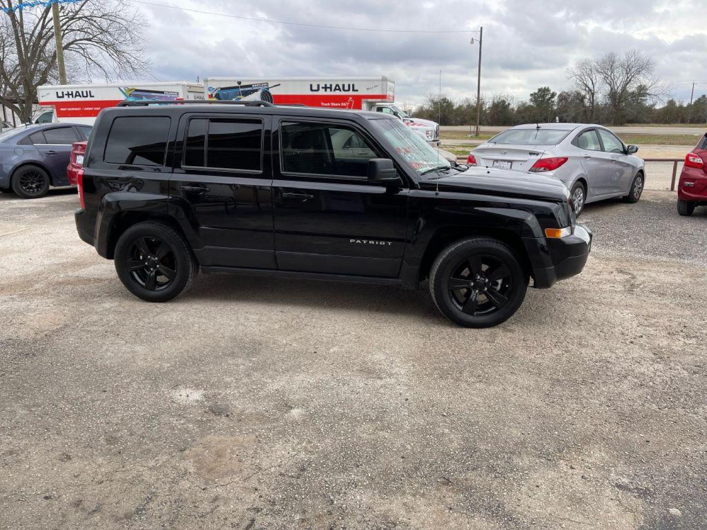 2015 BLACK JEEP PATRIOT ALTITUDE (1C4NJPBA2FD) with an 2.0L engine, Continuously Variable transmission, located at 124 Elm St., Cibolo, TX, 78108, (210) 658-3118, 29.559427, -98.232384 - Photo#8