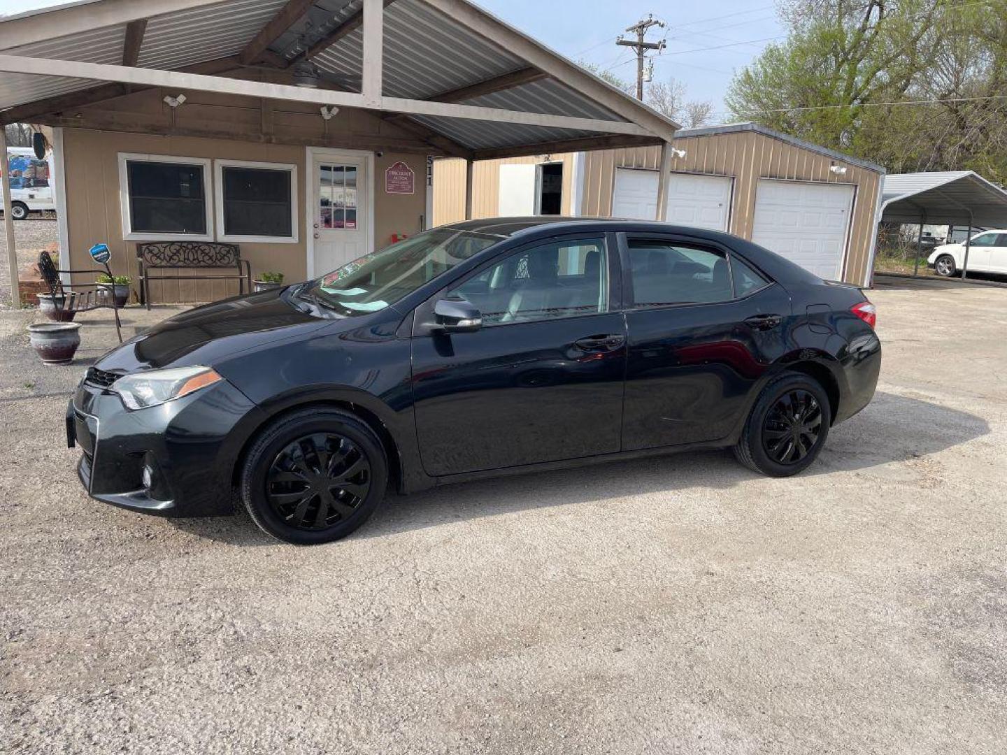 2016 BLACK TOYOTA COROLLA S (2T1BURHE3GC) with an 1.8L engine, Automatic transmission, located at 124 Elm St., Cibolo, TX, 78108, (210) 658-3118, 29.559427, -98.232384 - Photo#0