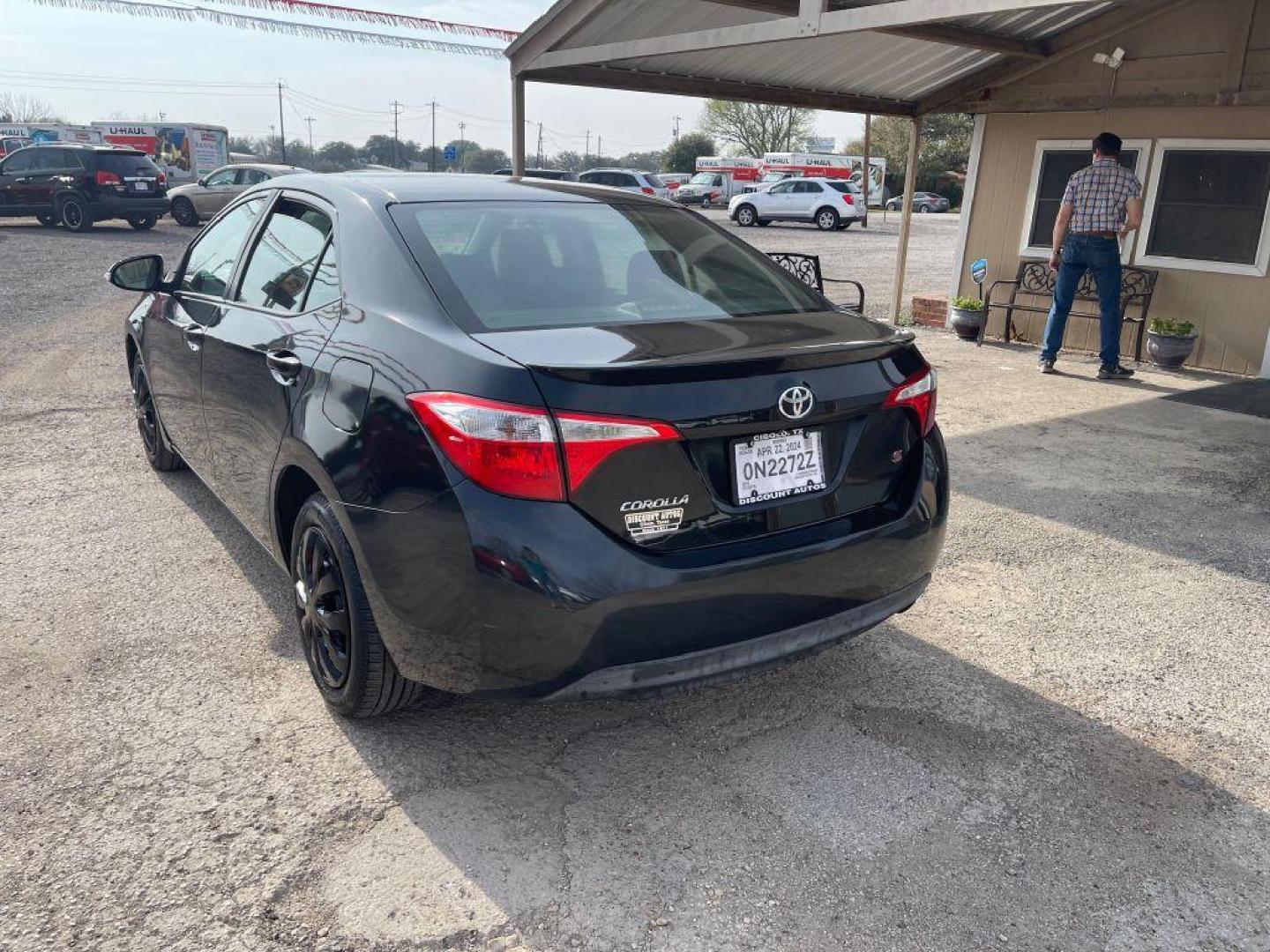 2016 BLACK TOYOTA COROLLA S (2T1BURHE3GC) with an 1.8L engine, Automatic transmission, located at 124 Elm St., Cibolo, TX, 78108, (210) 658-3118, 29.559427, -98.232384 - Photo#3