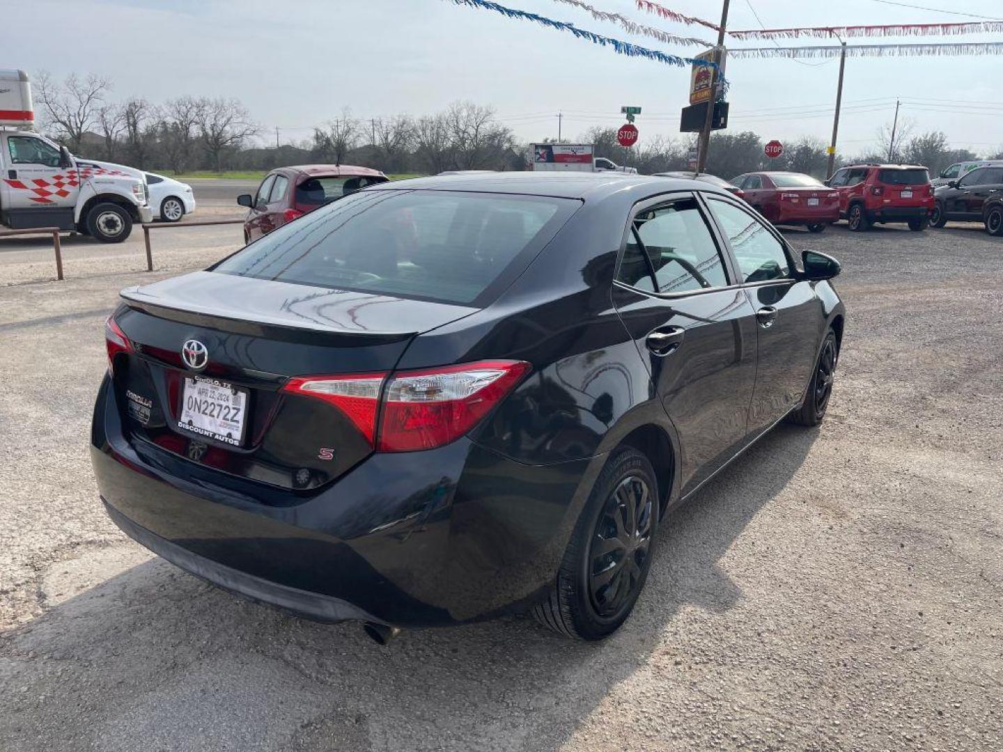 2016 BLACK TOYOTA COROLLA S (2T1BURHE3GC) with an 1.8L engine, Automatic transmission, located at 124 Elm St., Cibolo, TX, 78108, (210) 658-3118, 29.559427, -98.232384 - Photo#4