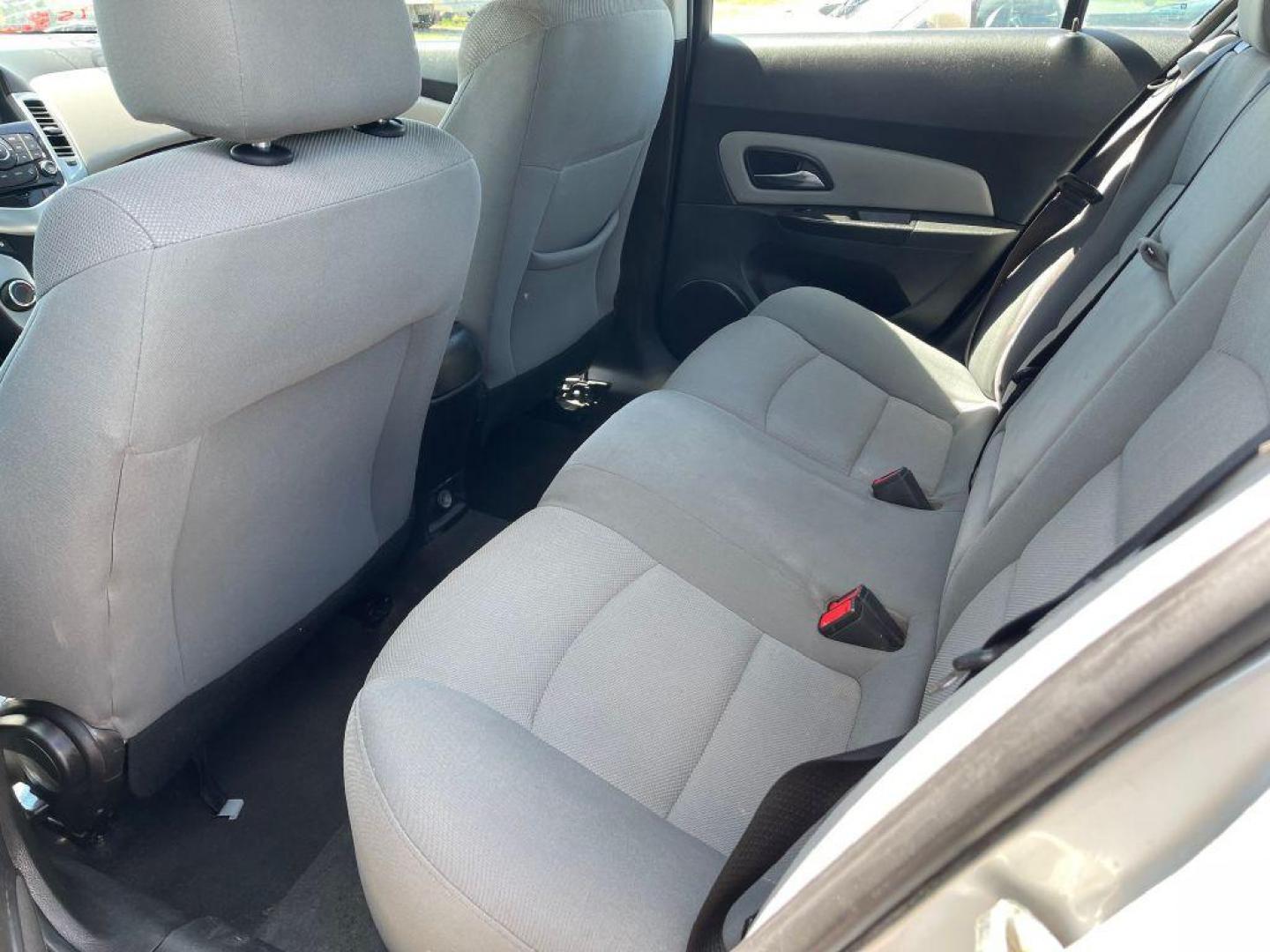 2014 SILVER CHEVROLET CRUZE LT (1G1PC5SB3E7) with an 1.4L engine, Automatic transmission, located at 124 Elm St., Cibolo, TX, 78108, (210) 658-3118, 29.559427, -98.232384 - Photo#2