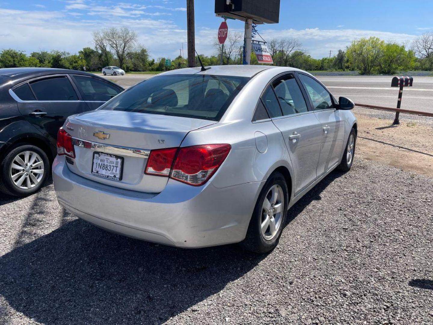 2014 SILVER CHEVROLET CRUZE LT (1G1PC5SB3E7) with an 1.4L engine, Automatic transmission, located at 124 Elm St., Cibolo, TX, 78108, (210) 658-3118, 29.559427, -98.232384 - Photo#4