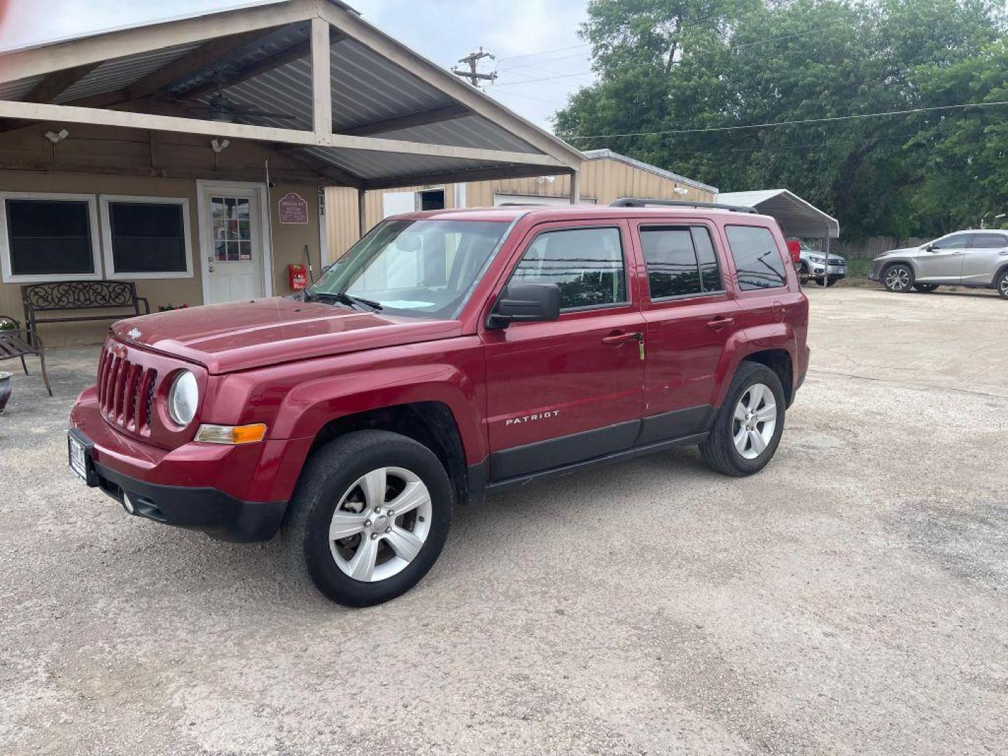 2016 MAROON JEEP PATRIOT LATITUDE (1C4NJPFB0GD) with an 2.4L engine, Continuously Variable transmission, located at 124 Elm St., Cibolo, TX, 78108, (210) 658-3118, 29.559427, -98.232384 - Photo#0