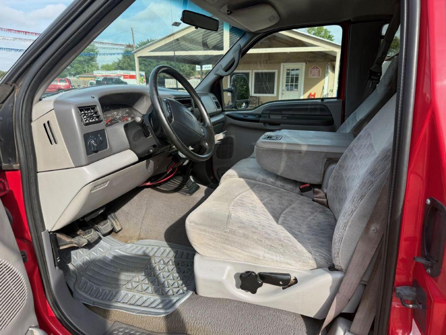 1999 RED FORD F350 SUPER DUTY (1FTWX32F8XE) with an 7.3L engine, Automatic transmission, located at 124 Elm St., Cibolo, TX, 78108, (210) 658-3118, 29.559427, -98.232384 - !!!!!!!!!!!!! CASH SALE ONLY !!!!!!!!!!!!!! $18,900 PLUS TT and L **** SOLD AS IS NO WARRANTY **** - Photo#1