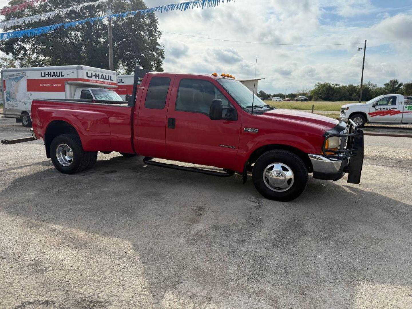 1999 RED FORD F350 SUPER DUTY (1FTWX32F8XE) with an 7.3L engine, Automatic transmission, located at 124 Elm St., Cibolo, TX, 78108, (210) 658-3118, 29.559427, -98.232384 - !!!!!!!!!!!!! CASH SALE ONLY !!!!!!!!!!!!!! $18,900 PLUS TT and L **** SOLD AS IS NO WARRANTY **** - Photo#7