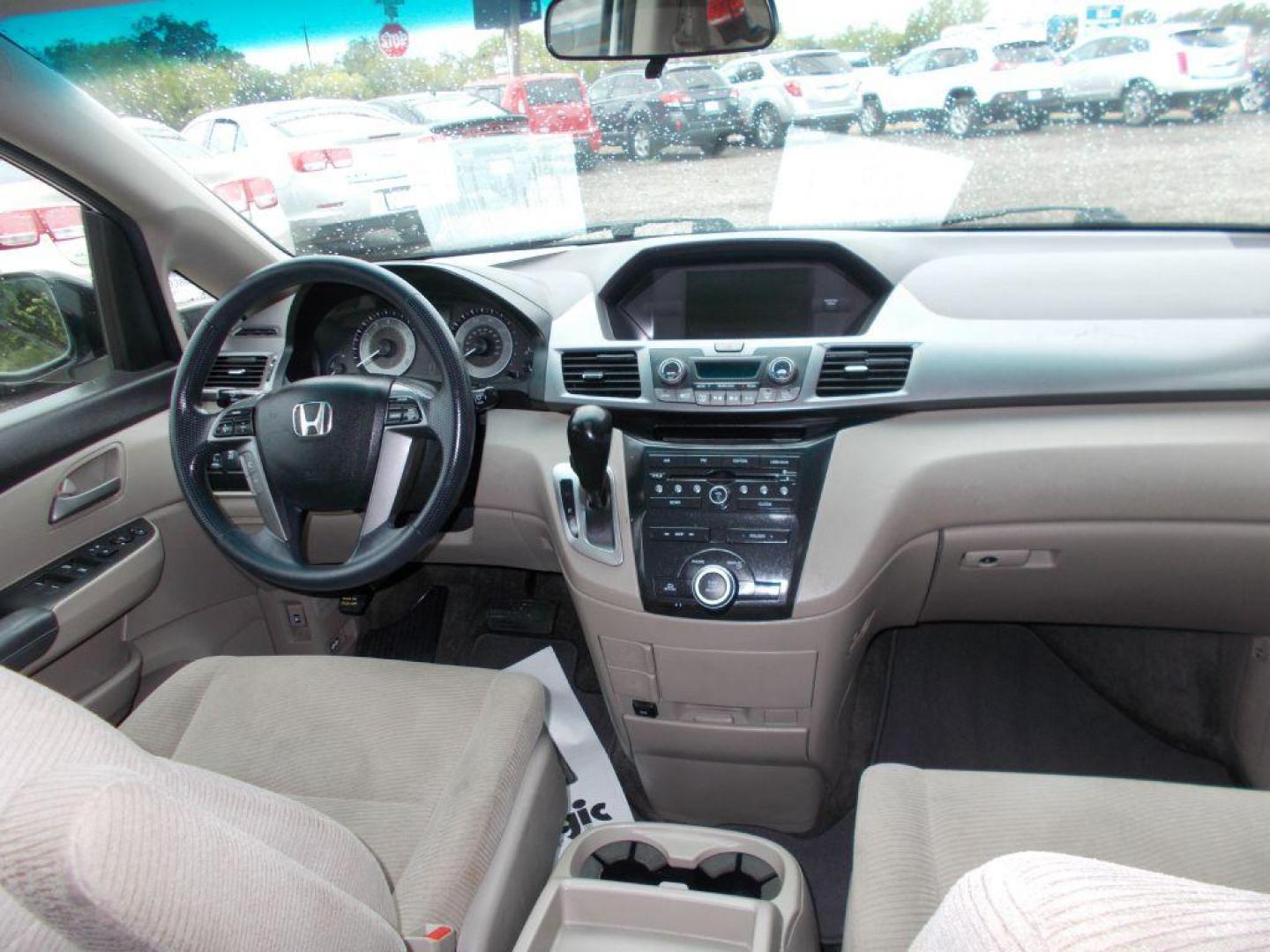 2012 WHITE HONDA ODYSSEY EX (5FNRL5H49CB) with an 3.5L engine, Automatic transmission - www.discountautoscibolo.com TEXT 210-900-3118 35 MONTHLY PAYMENTS OF $315 WITH $1495 DOWN AND FINAL ODD PAYMENT OF $114.92 W/FIRST PAYMENT DUE 30 DAYS FROM DATE OF SALE. ** NO WARRANTY, SOLD AS IS ** 36 MO'S TERM W/ 22.46 APR and TITLE TRANSFER FEE OF $195 DUE TWO WEE - Photo#6