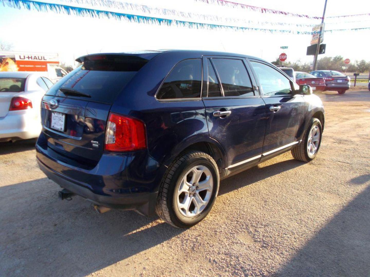 2011 BLUE FORD EDGE SEL SEL (2FMDK4JC2BB) with an 3.5L engine, Automatic transmission, located at 124 Elm St., Cibolo, TX, 78108, (210) 658-3118, 29.559427, -98.232384 - Photo#5