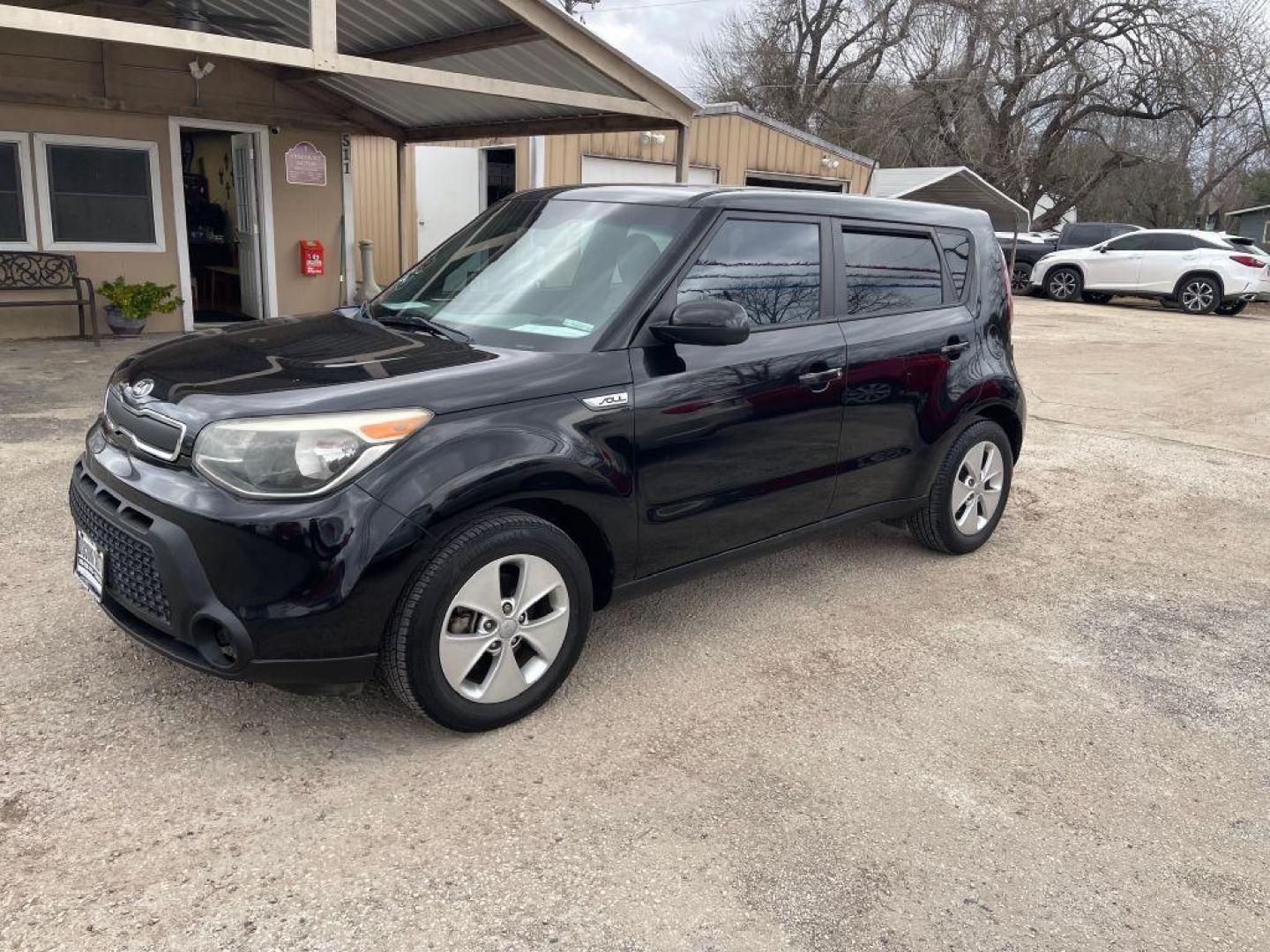 2015 BLACK KIA SOUL (KNDJN2A20F7) with an 1.6L engine, Automatic transmission, located at 124 Elm St., Cibolo, TX, 78108, (210) 658-3118, 29.559427, -98.232384 - Photo#0