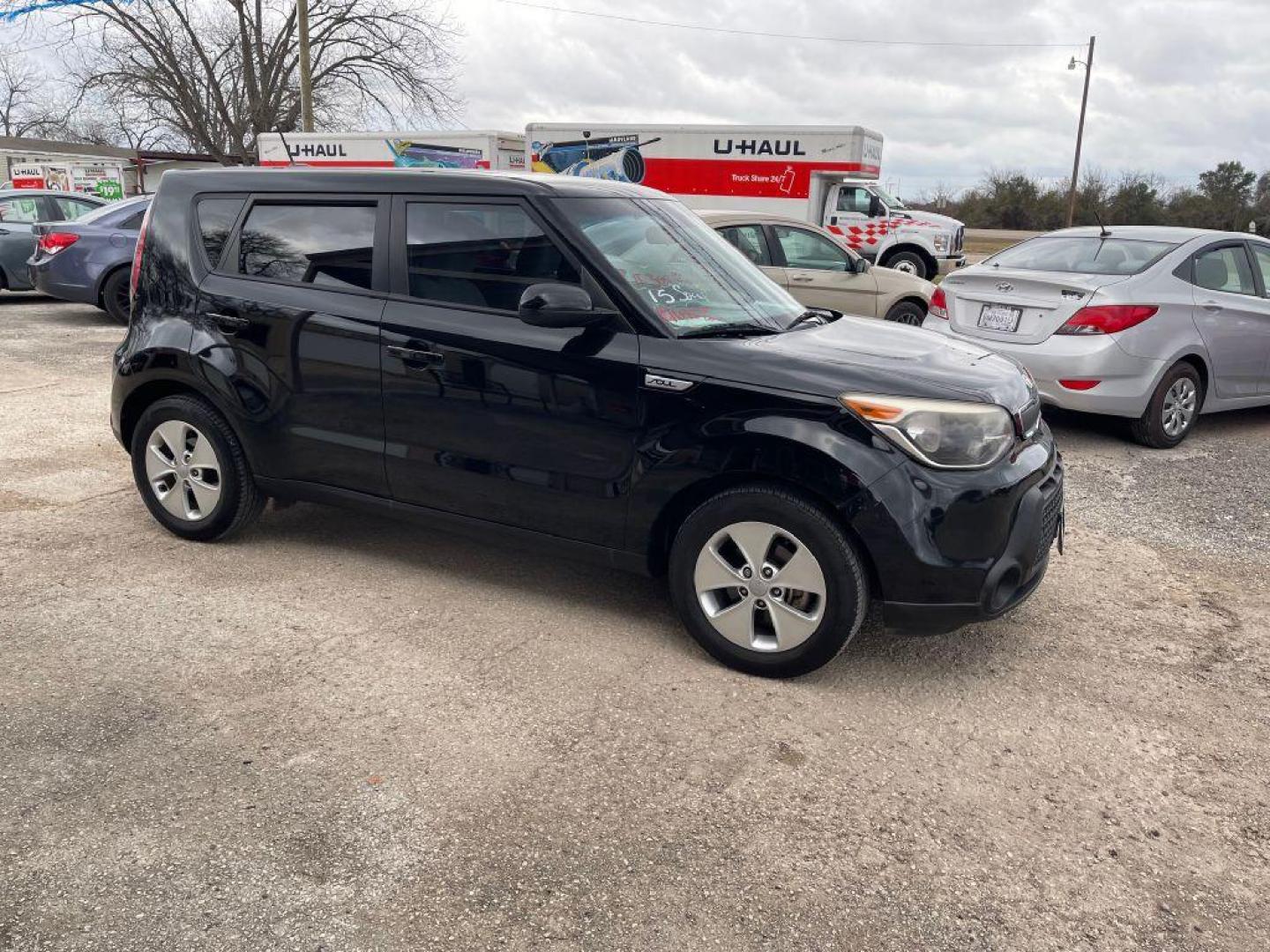 2015 BLACK KIA SOUL (KNDJN2A20F7) with an 1.6L engine, Automatic transmission, located at 124 Elm St., Cibolo, TX, 78108, (210) 658-3118, 29.559427, -98.232384 - Photo#8