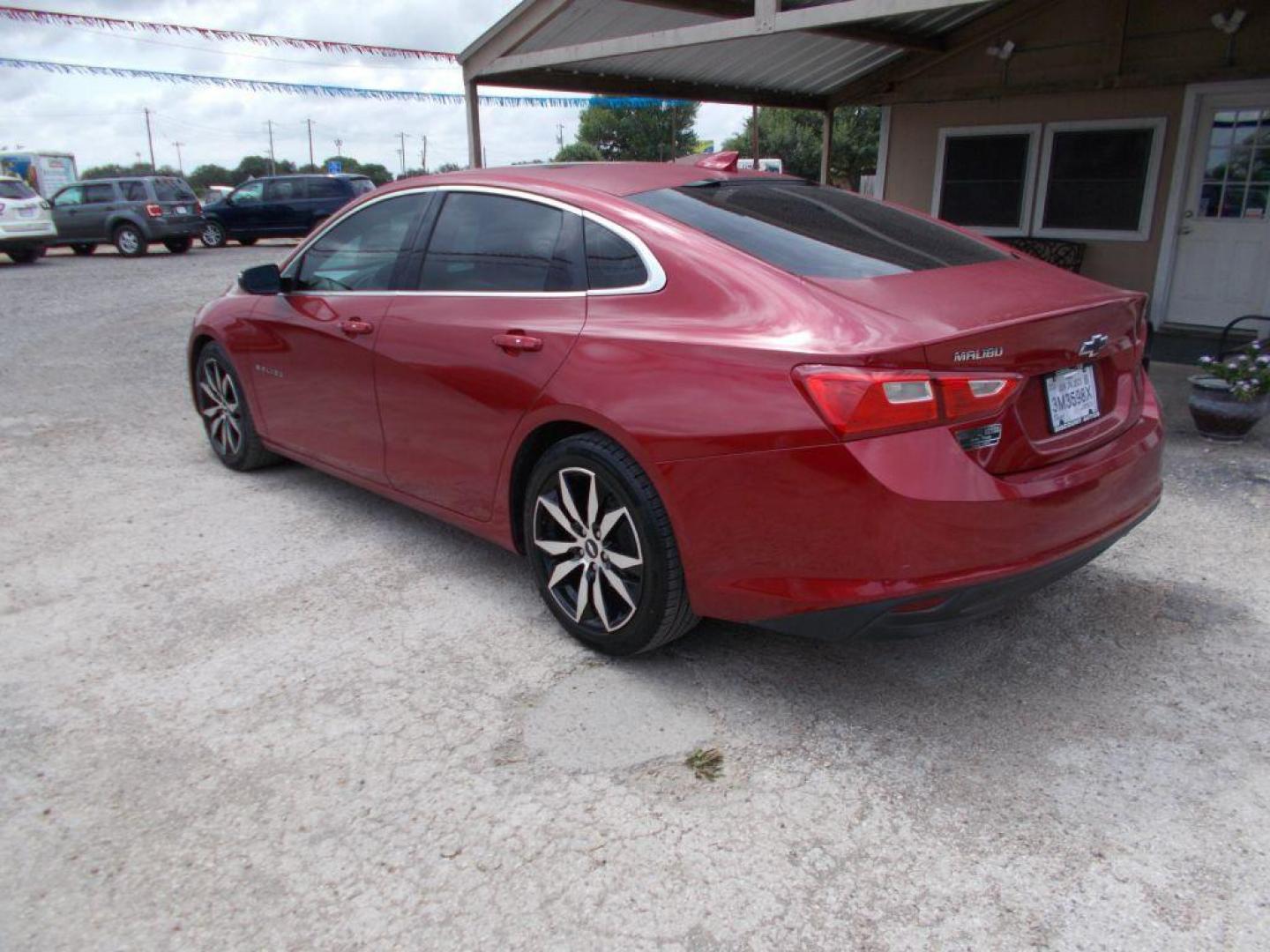 2016 RED CHEVROLET MALIBU LT (1G1ZE5ST6GF) with an 1.5L engine, Automatic transmission, located at 124 Elm St., Cibolo, TX, 78108, (210) 658-3118, 29.559427, -98.232384 - Photo#4