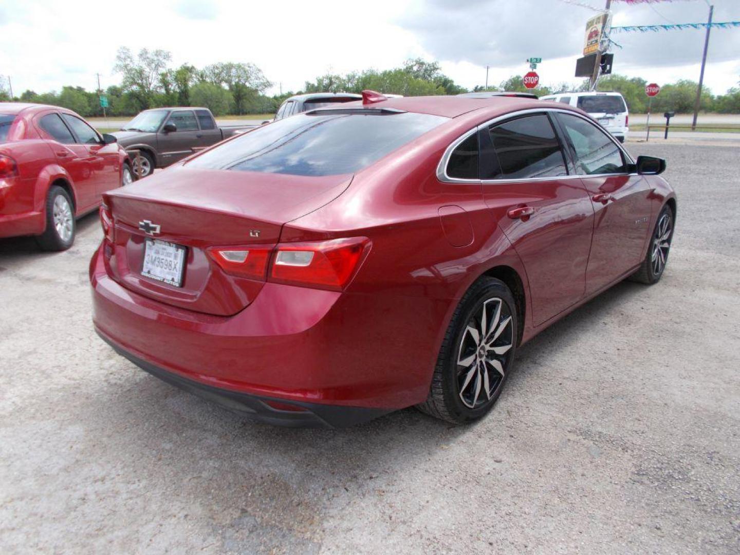 2016 RED CHEVROLET MALIBU LT (1G1ZE5ST6GF) with an 1.5L engine, Automatic transmission, located at 124 Elm St., Cibolo, TX, 78108, (210) 658-3118, 29.559427, -98.232384 - Photo#5