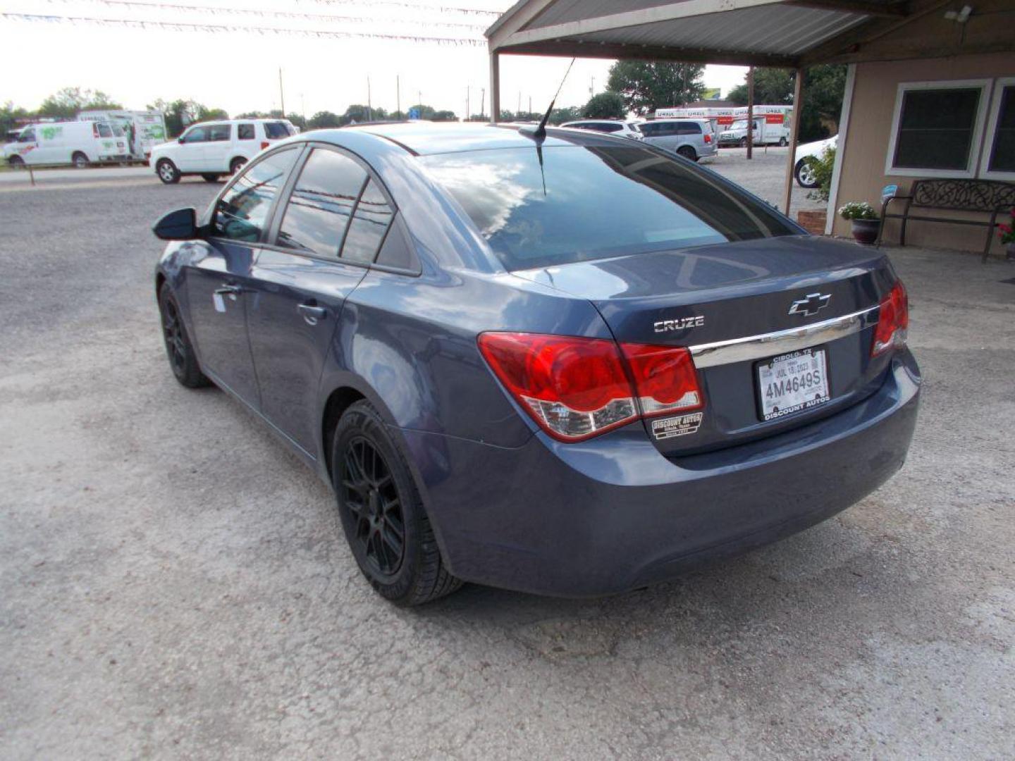 2013 BLUE CHEVROLET CRUZE LS (1G1PA5SH1D7) with an 1.8L engine, Automatic transmission, located at 124 Elm St., Cibolo, TX, 78108, (210) 658-3118, 29.559427, -98.232384 - www.discountautoscibolo.com TEXT QUESTIONS TO 210-900-3118 35 MONTHLY PAYMENTS OF $295 WITH $1495 DOWN AND FINAL ODD PAYMENT OF $77.88 W/FIRST PAYMENT DUE 30 DAYS FROM DATE OF SALE. ** NO WARRANTY, SOLD AS IS ** 36 MO'S TERM W/ 22.48 APR and TITLE TRANSFER FEE OF $195 DUE - Photo#3